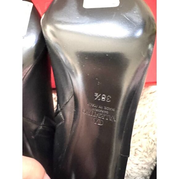 VALENTINO GARAVANI  Rockstud Leather Ankle Boots in black 38.5 - Picture 9 of 12